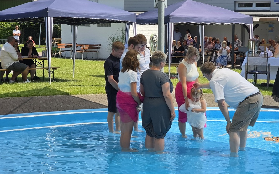 Taufgottesdienst in der Alverdisser Batze